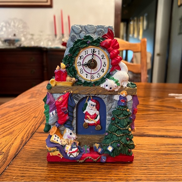 Christmas Clock - Picture 1 of 5